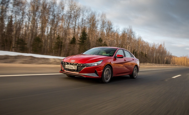 Новая Hyundai Elantra: тест стильного корейского седана