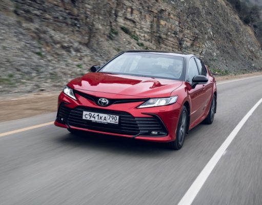 Обновленная Toyota Camry: как сделать бестселлер еще лучше