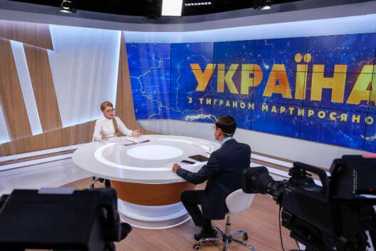 
            Оборона Порошенко и кнопка Ахметова: почему по ТВ ударил большой кризис        