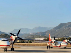 Украинские спасатели провели первые сбросы воды на горящие леса в Турции