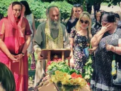 В Никополе похоронили 15-летнюю Настю Карнаух, которую убил ровесник месяц назад. Фото