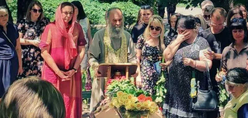 В Никополе похоронили 15-летнюю Настю Карнаух, которую убил ровесник месяц назад. Фото
