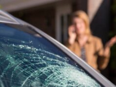 Почему повреждение авто предметом из-под чужих колес не считается ДТП