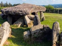 Раскопки вблизи знаменитого «Камня Артура» в Уэльсе раскрыли его историю