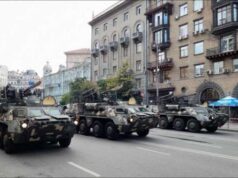 Танки, самолеты и немного публики — в Киеве проходит репетиция парада