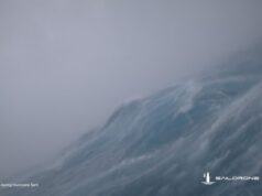 Беспилотник Saildrone передает драматичные видео из самого сердца урагана Сэм