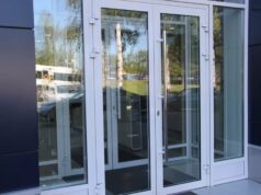 В чем особенности и преимущества алюминиевых дверей