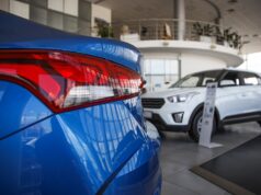 Автопром в 2021 году: дилеры «слетели с катушек», кризис микрочипов