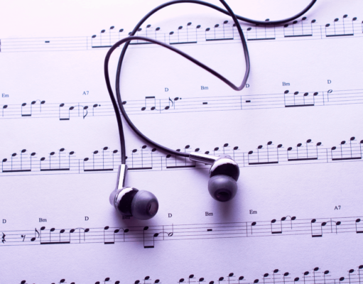 Изучаем последние музыкальные новинки