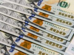 Отключение банков от SWIFT и блокировка активов ЦБ: Запад усиливает санкции против России