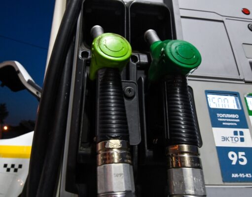 Росстат зафиксировал снижение темпа роста розничных цен на бензин