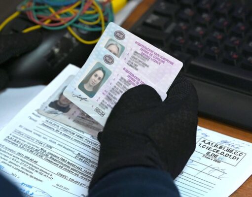 Действие водительских прав в России автоматически продлят на три года