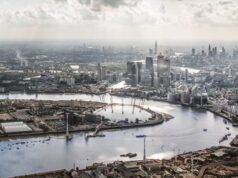 Остров из использованных влажных салфеток изменил течение Темзы