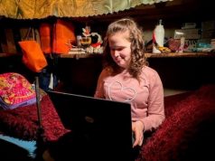 Школьница из Донецкой области победила в конкурсе от Фонда Рината Ахметова и получила современный ноутбук