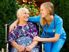 Дома престарелых: что это такое, почему сегодня так часто пользуются их услугами