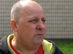 »Я выкопал женщину из-под завалов дома. Затем мы поженились»: Анатолий из Сартаны доверил свою историю Музею »Голоса Мирных» Фонда Рината Ахметова