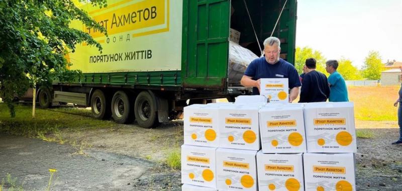 Славянск получил 6 тысяч проднаборов от Фонда Рината Ахметова