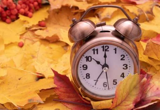 Когда переводят часы на зимнее время в Украине в 2023 году