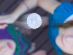 Шансы выбросить орла или решку на самом деле не равны 50/50