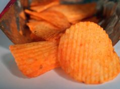 Увлечение ультрапереработанными продуктами повышает вероятность рака на десятки процентов