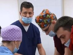 «20 дней в Мариуполе»: врачи-герои фильма-номинанта на Оскар 2024 года рассказали свои истории музея «Голоса мирных» Фонда Рината Ахметова