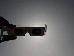 Ушлые дельцы продают очки для наблюдения за солнечными затмениями, которые могут вас навсегда ослепить