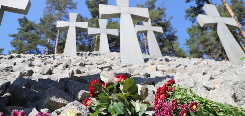 "Флаг другой, но методы не изменились!" В Украине чтят память жертв политических репрессий