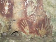 Археологи обнаружили в Индонезии самый древний рисунок в мире