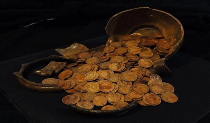 В Торжке нашли клад из 409 золотых монет позднейшей Российской империи